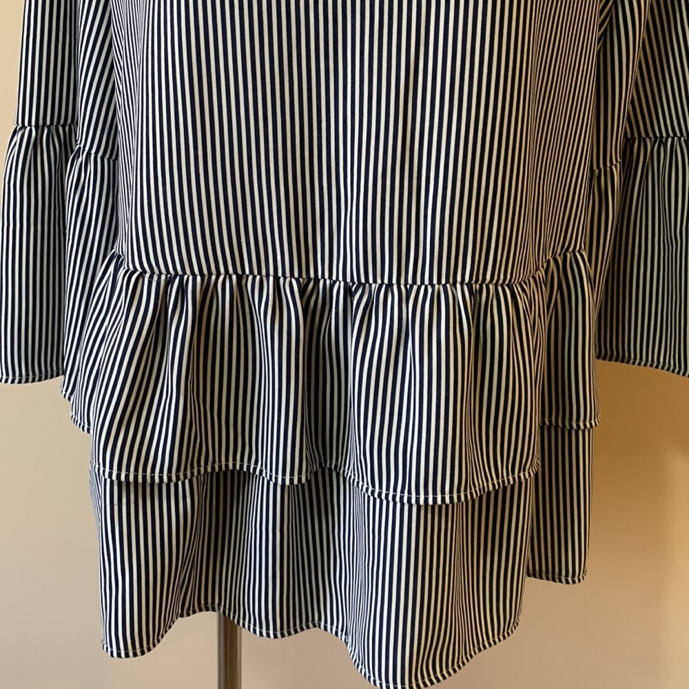 EUC Vertical Striped Women’s Ruffle Long Sleeve Blouse - Picture 2 of 7